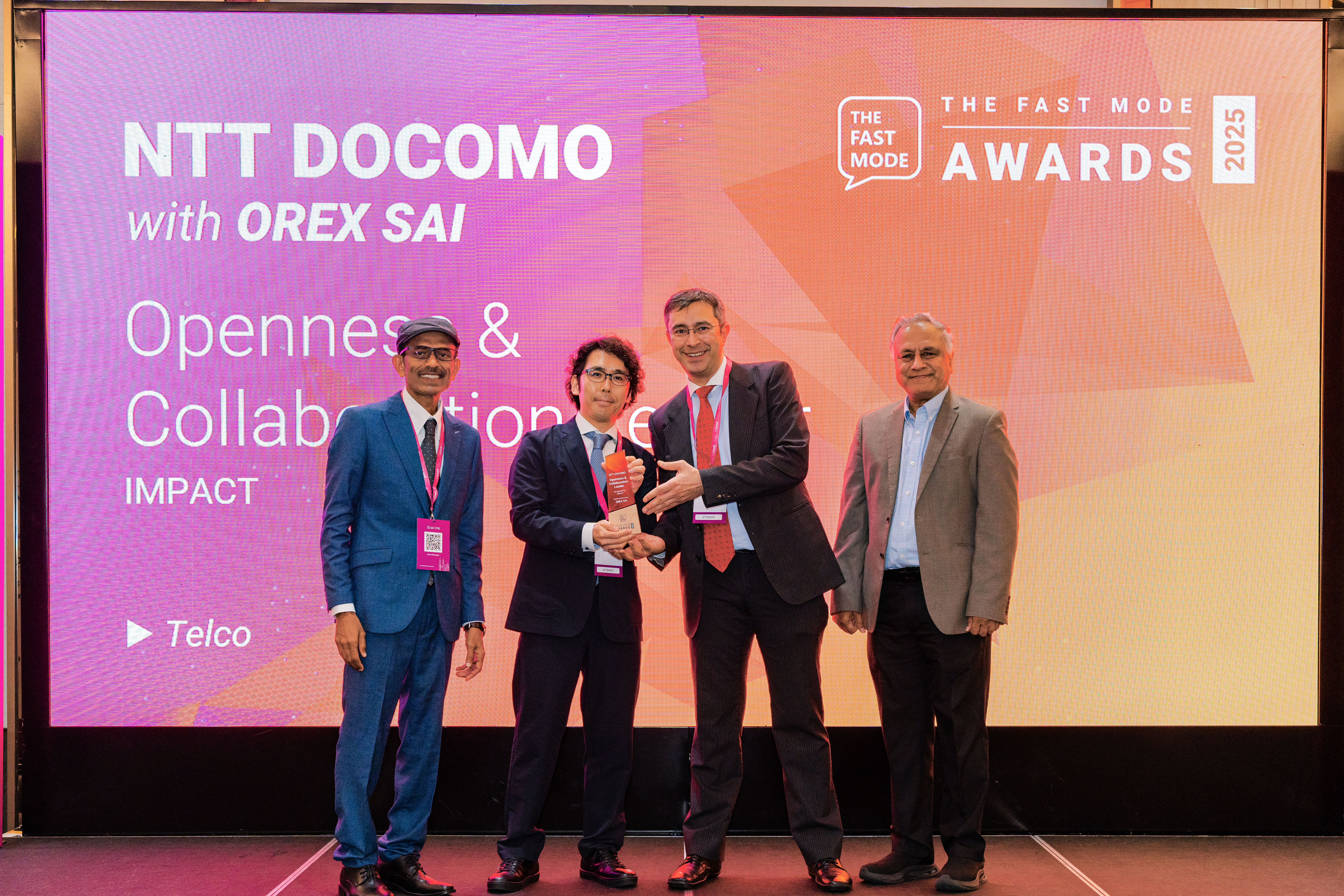 The Fast Mode Awards 2025トロフィー受賞の様子